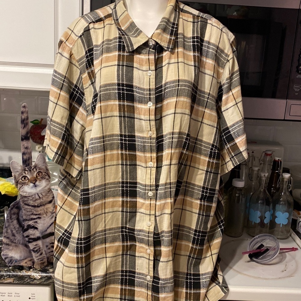 A womens Liz & Me casual button up short sleeve plus size shirt 5X